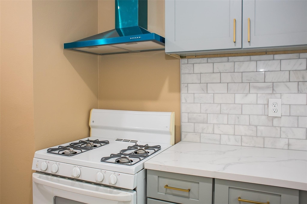 2301 Albans Road - Photo 15