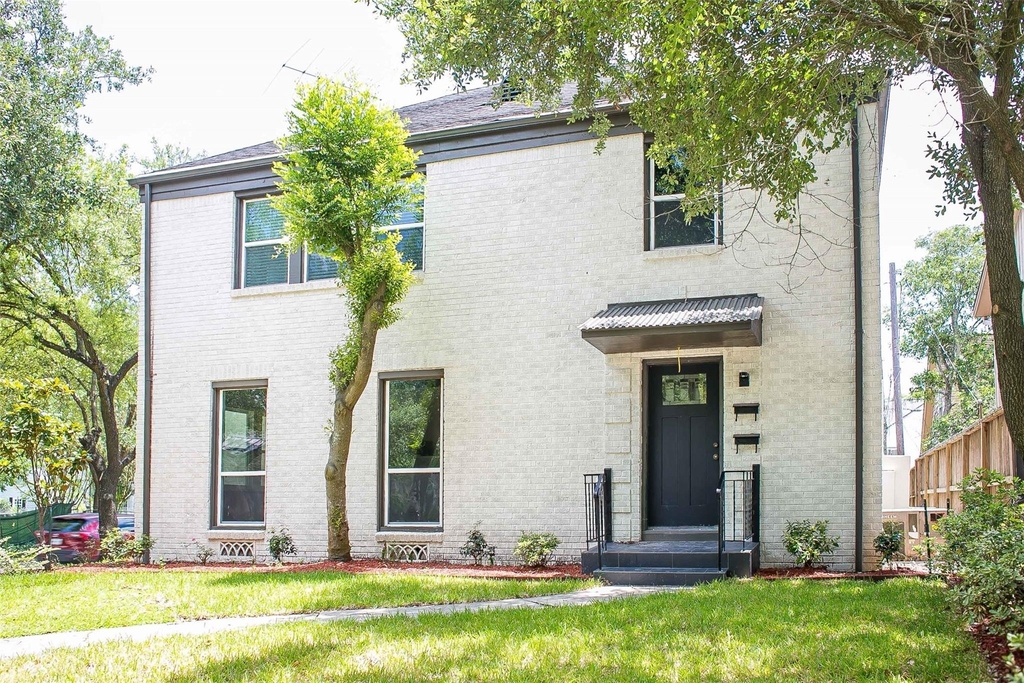 2301 Albans Road - Photo 2