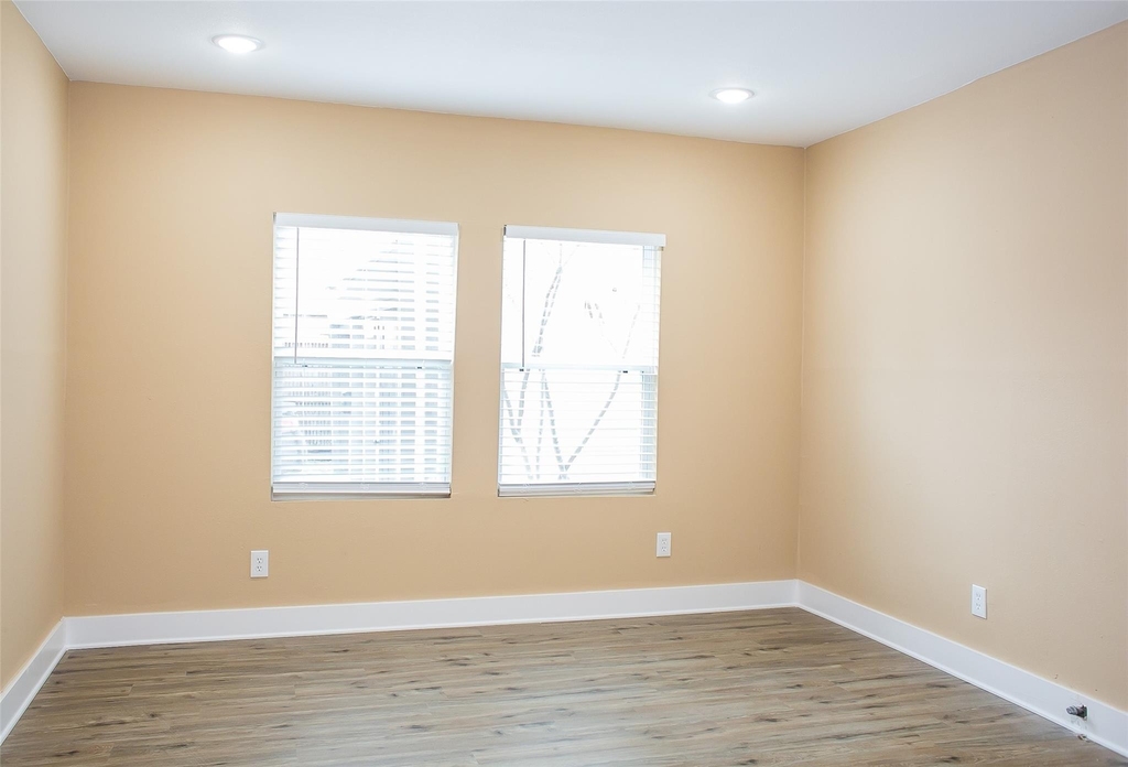 2301 Albans Road - Photo 10