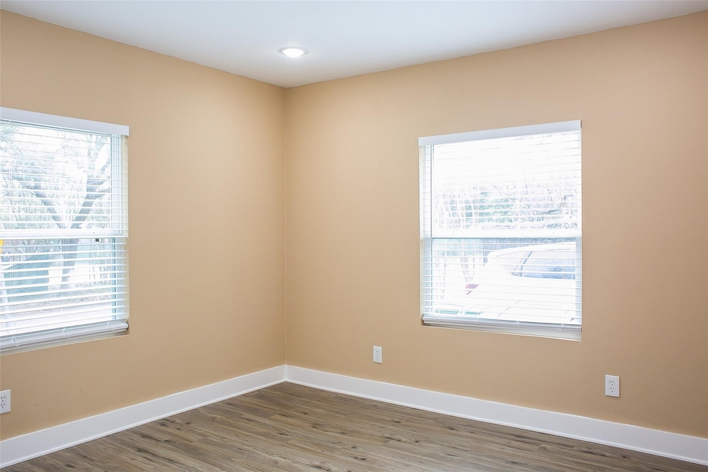 2301 Albans Road - Photo 9