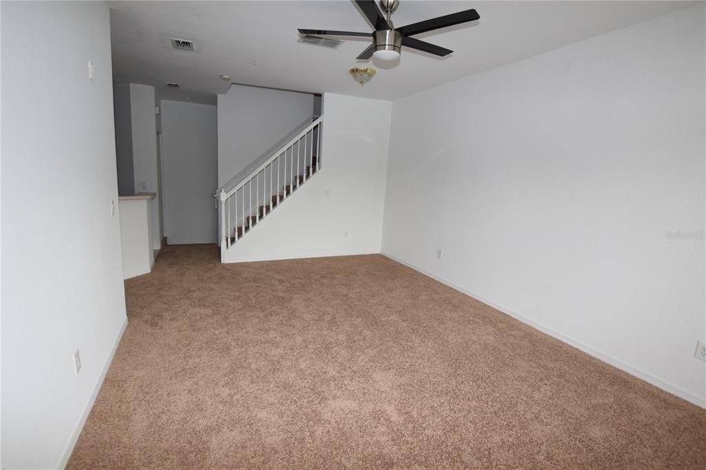 2604 Grand Central Parkway - Photo 2