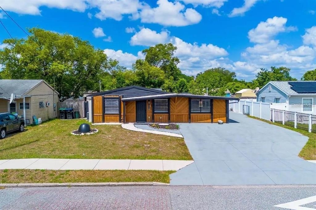 1118 Overdale Street - Photo 0
