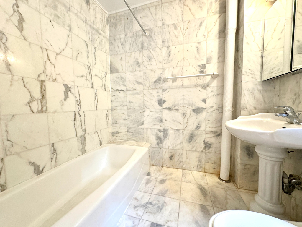 147 West 79th Street - Photo 4