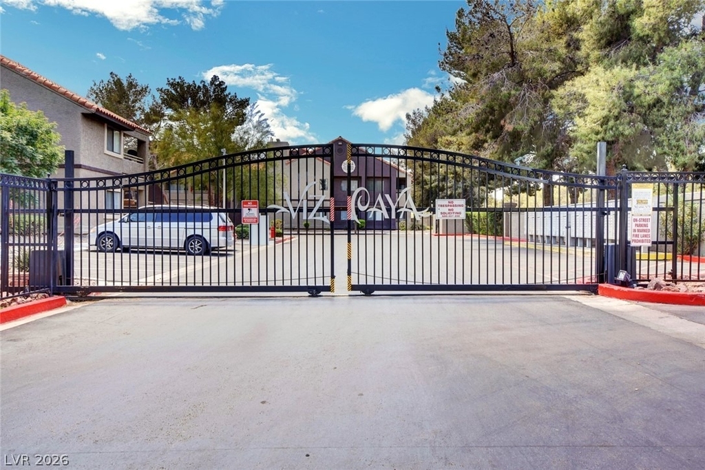 5018 S Rainbow Boulevard - Photo 0