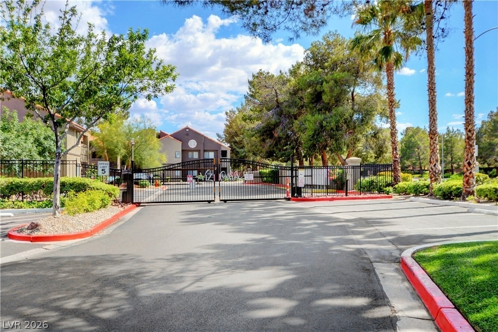 5018 S Rainbow Boulevard - Photo 34
