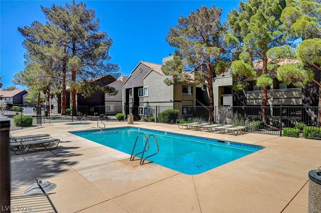 5018 S Rainbow Boulevard - Photo 29