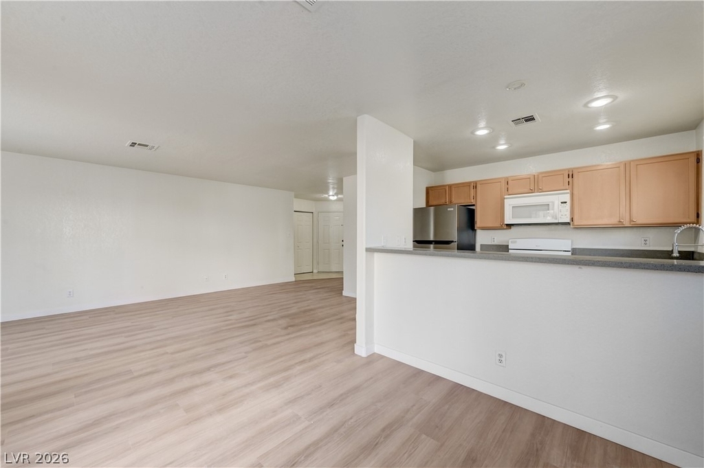 5018 S Rainbow Boulevard - Photo 4