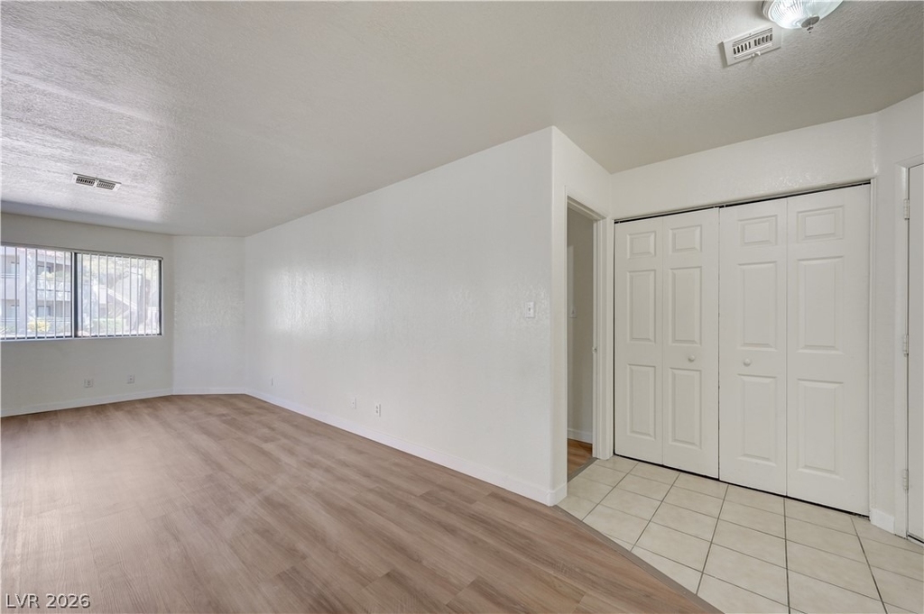 5018 S Rainbow Boulevard - Photo 8