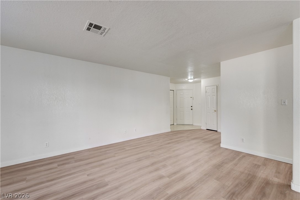 5018 S Rainbow Boulevard - Photo 3