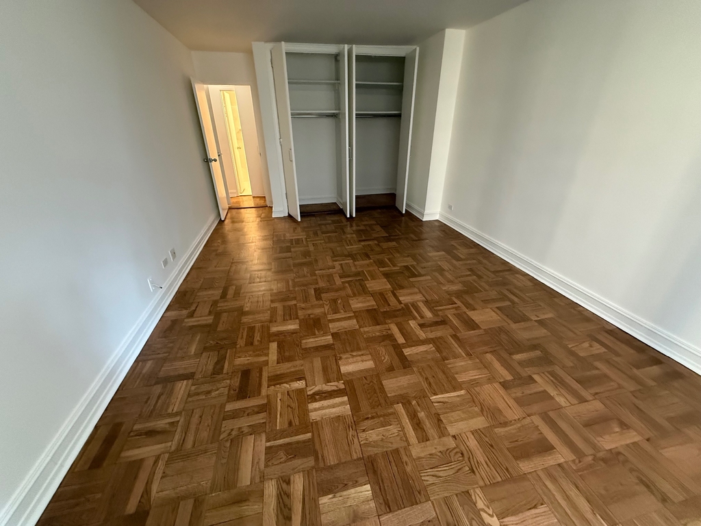 East 71st Street - Photo 10