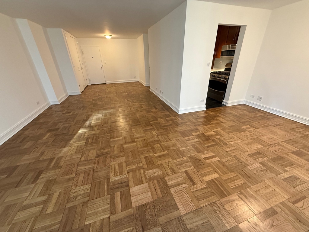 East 71st Street - Photo 3