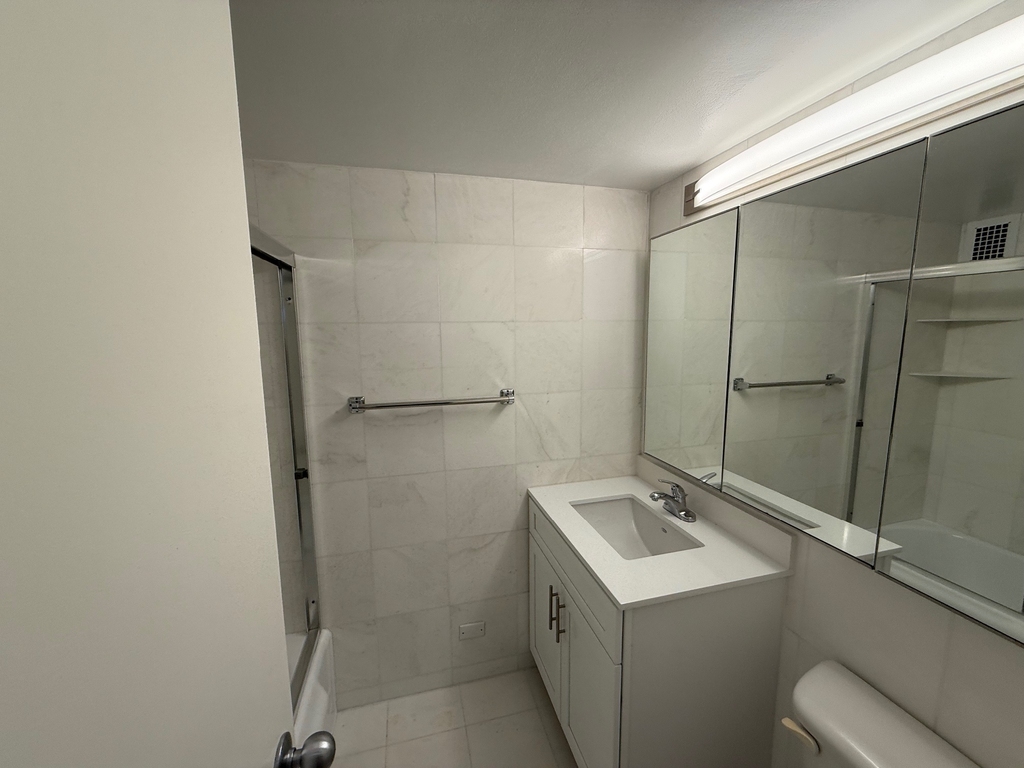 East 71st Street - Photo 7