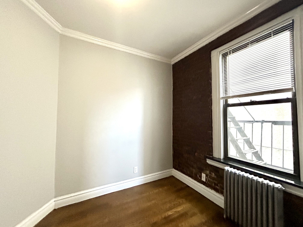 East 13th Street - Photo 5