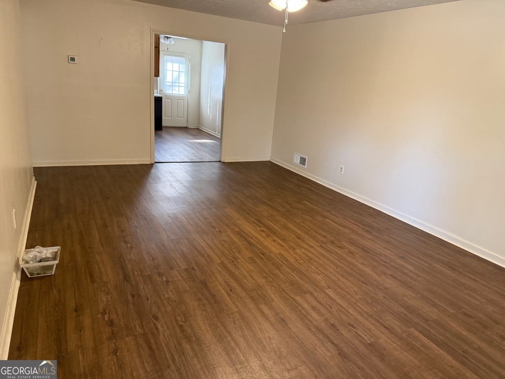 1085 Eastview Road Ne - Photo 1