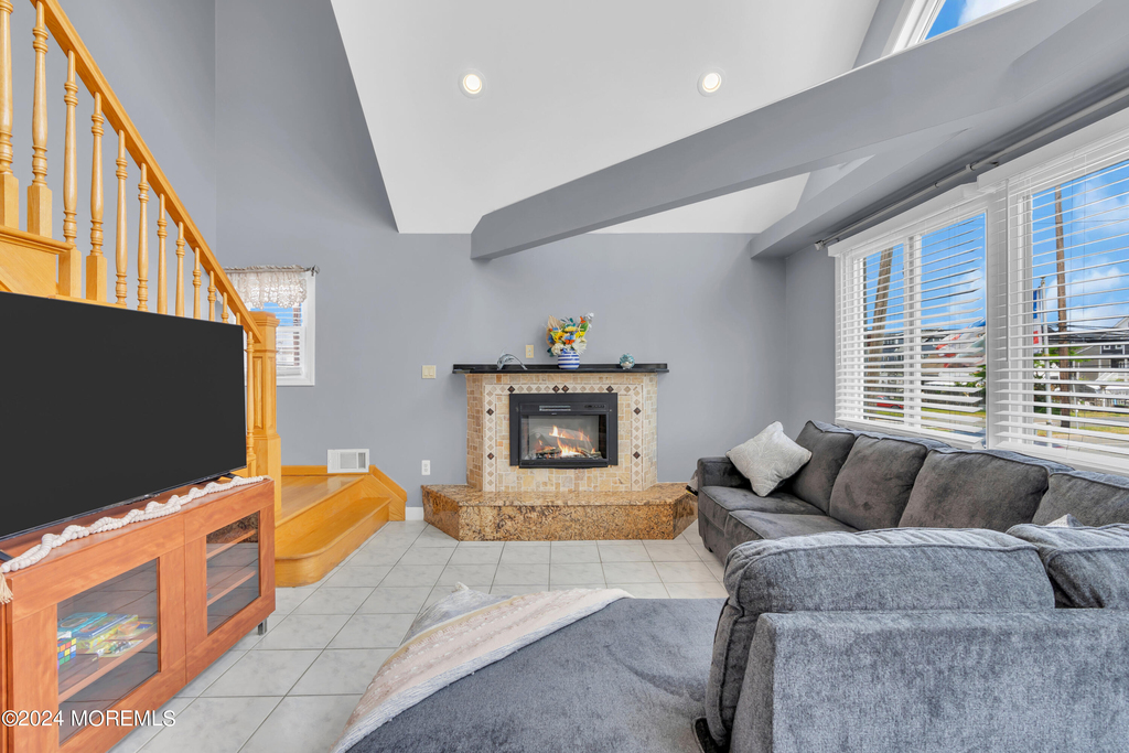 117 Harding Avenue - Photo 3