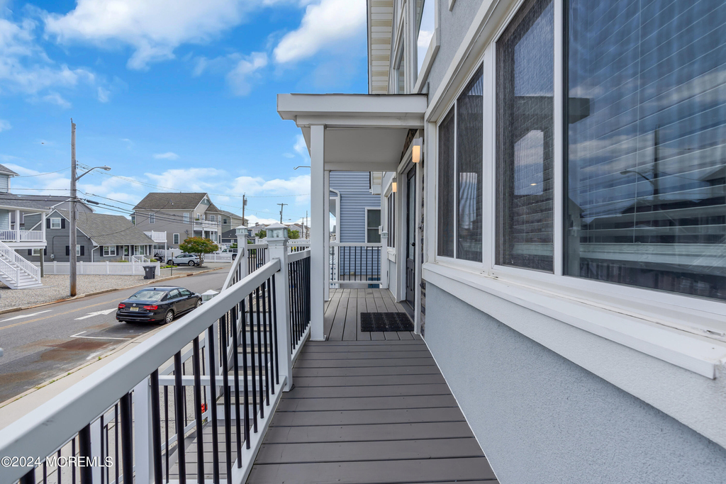 117 Harding Avenue - Photo 2