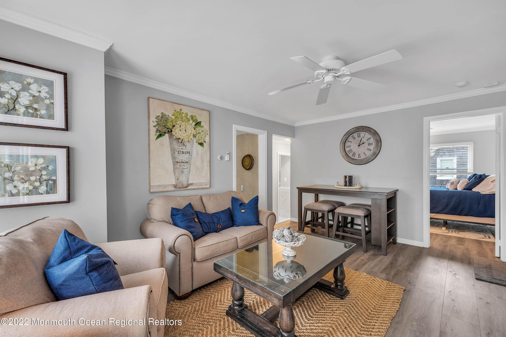 512 Main Avenue - Photo 0