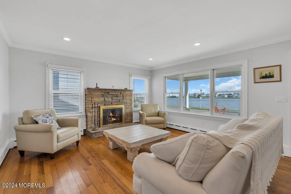 305 North Boulevard - Photo 3