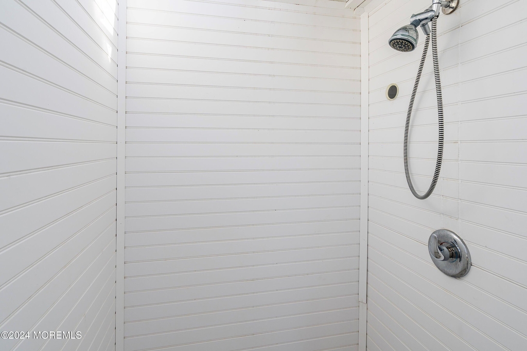 212 Randall Avenue - Photo 13