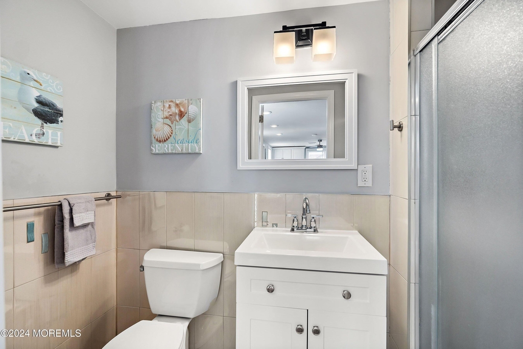 212 Randall Avenue - Photo 12