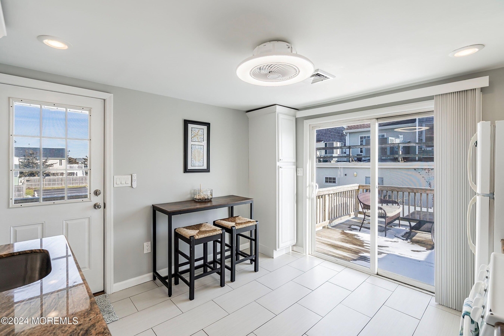 212 Randall Avenue - Photo 8