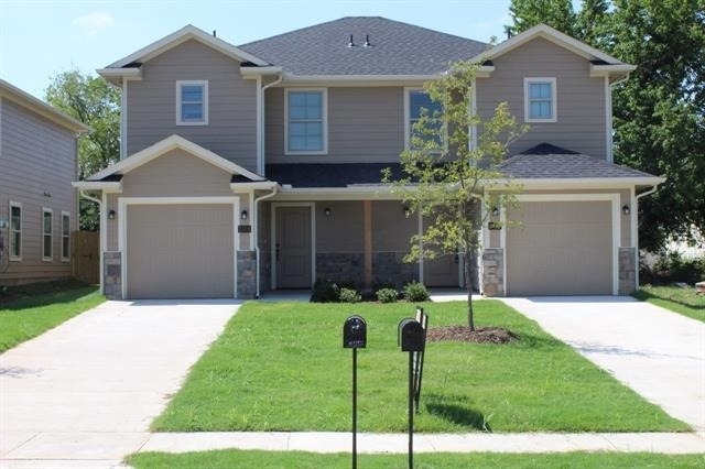 208 W Lake Avenue - Photo 1