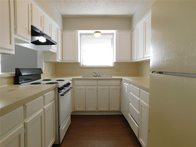 2214 Bernard Street - Photo 5
