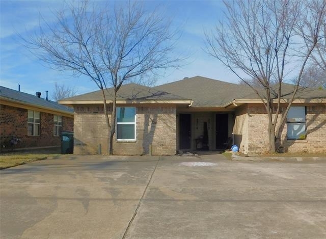 2214 Bernard Street - Photo 0
