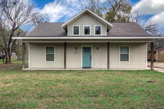 600 Maple Street - Photo 0