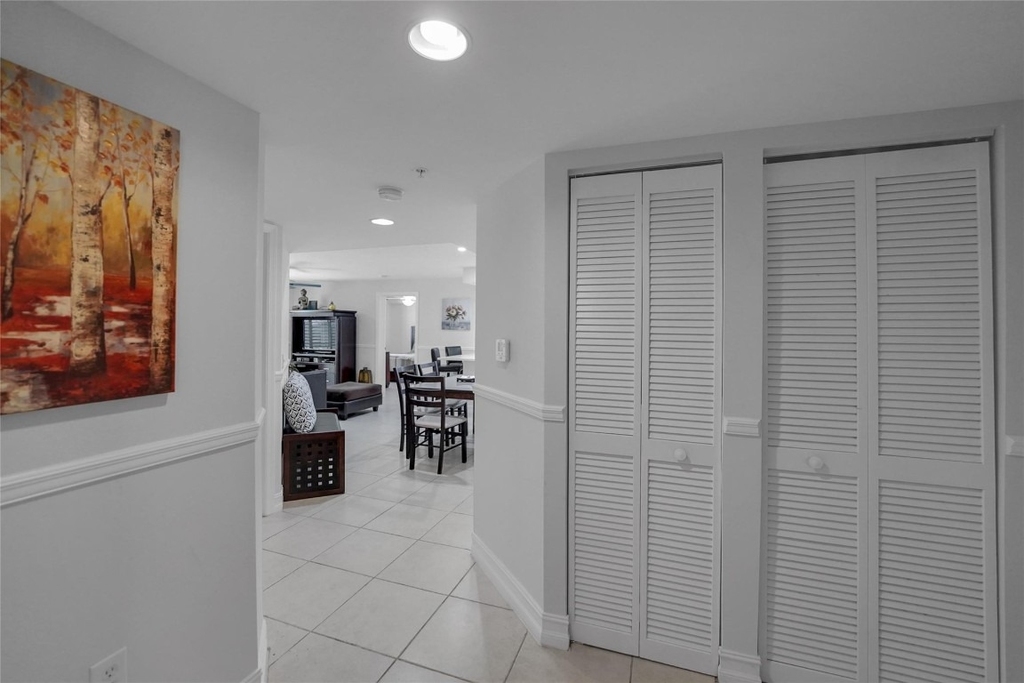 2125 Se 10 Avenue - Photo 1
