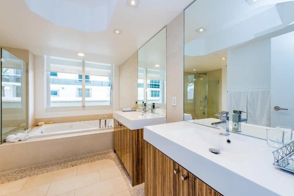9595 Collins Avenue - Photo 27