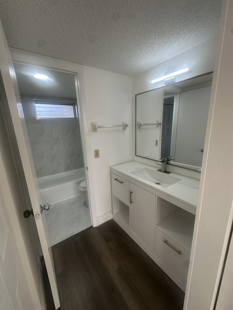 5860 Nw 64th Avenue - Photo 9