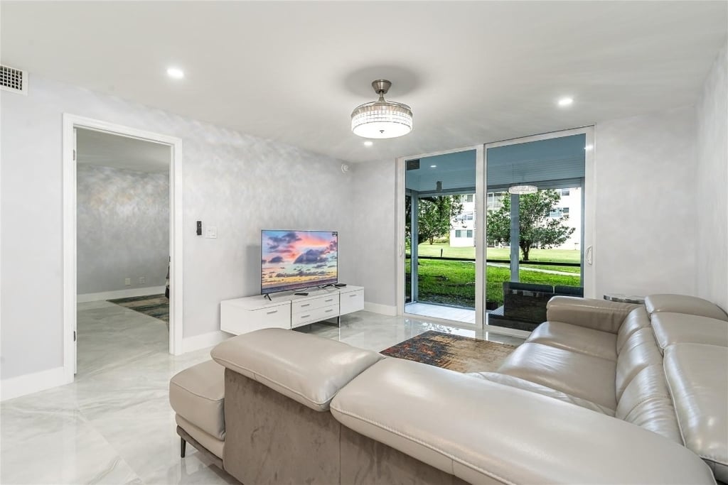 9523 S Hollybrook Lake Drive - Photo 15
