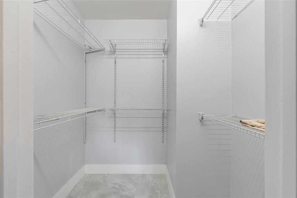 9523 S Hollybrook Lake Drive - Photo 8