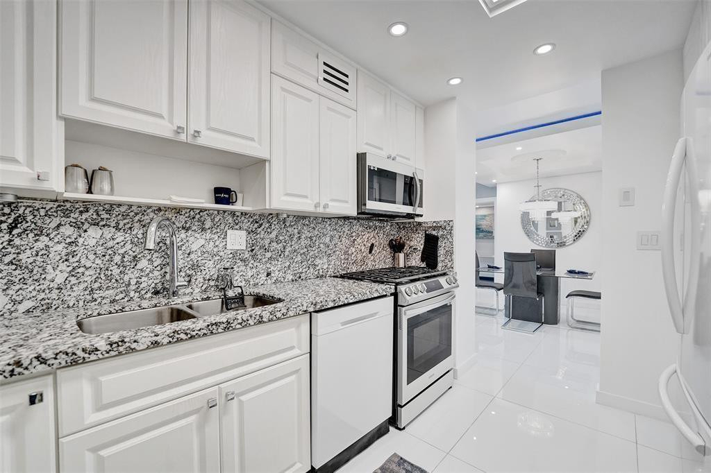 2030 S Ocean Drive - Photo 5