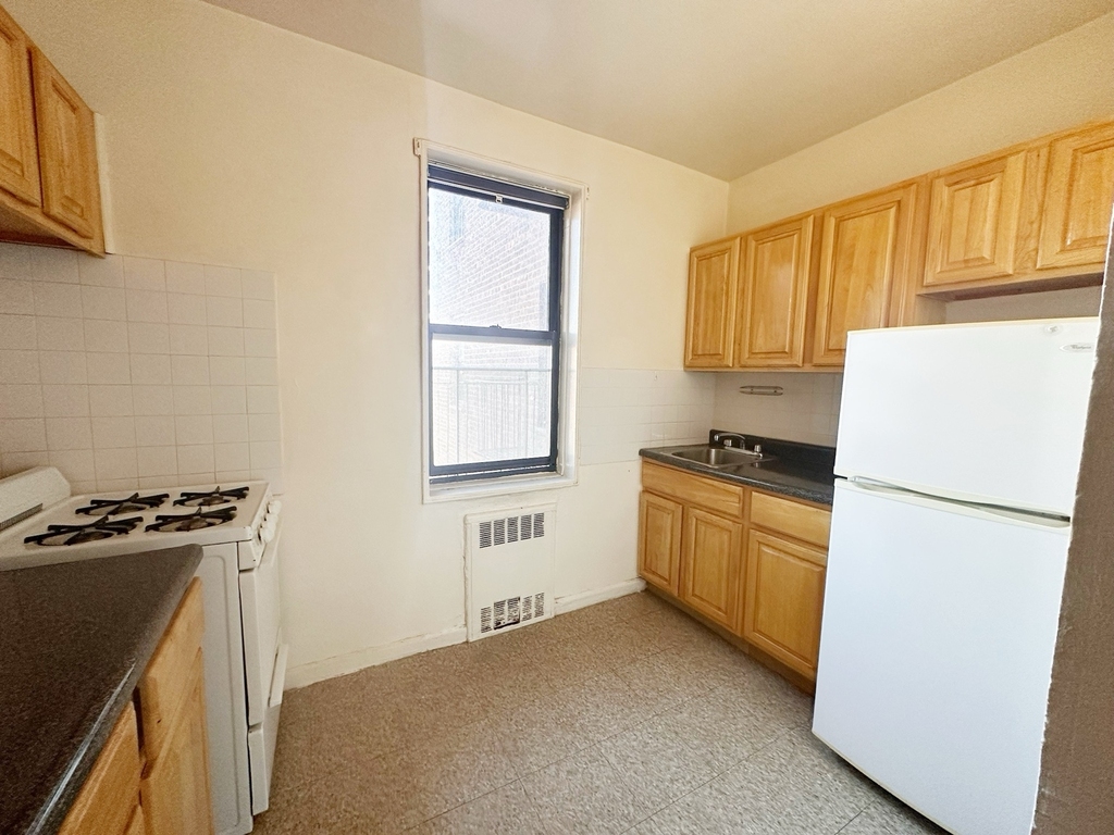 75th street and 37th Avenue - Photo 2