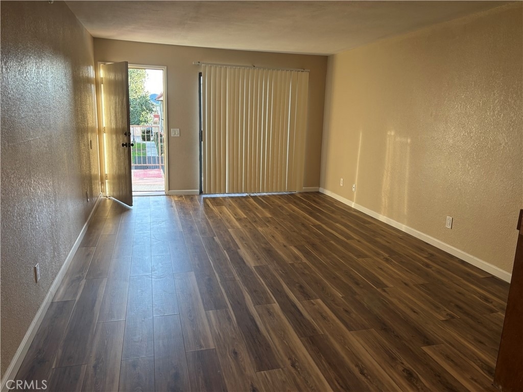 2469 W Acacia Avenue - Photo 0