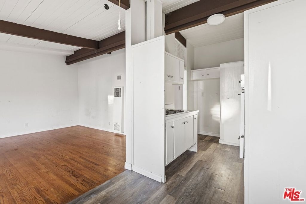 11131 Rose Avenue - Photo 5