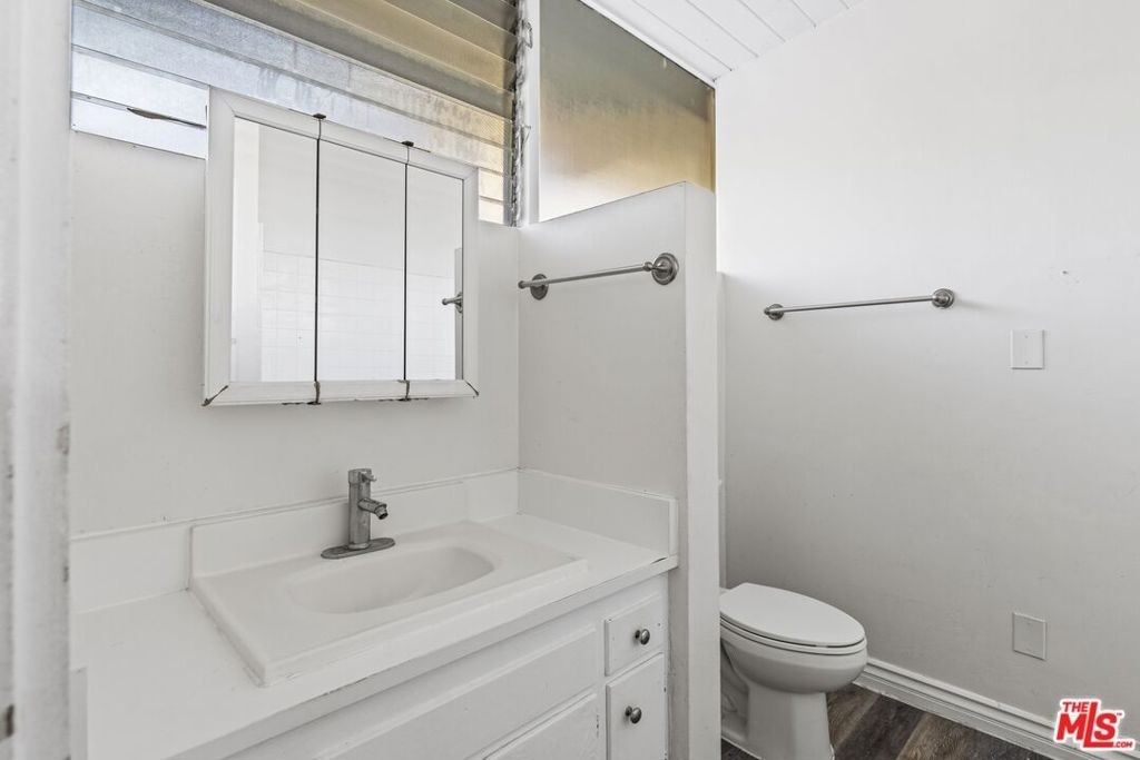 11131 Rose Avenue - Photo 10