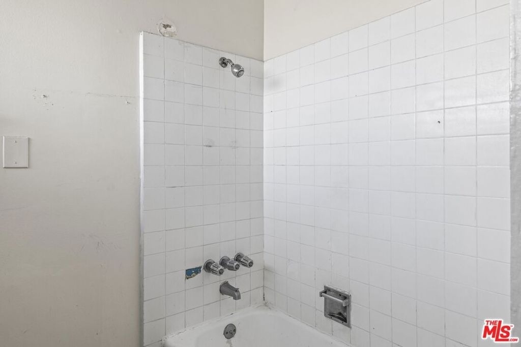 11131 Rose Avenue - Photo 11
