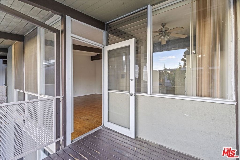 11131 Rose Avenue - Photo 12