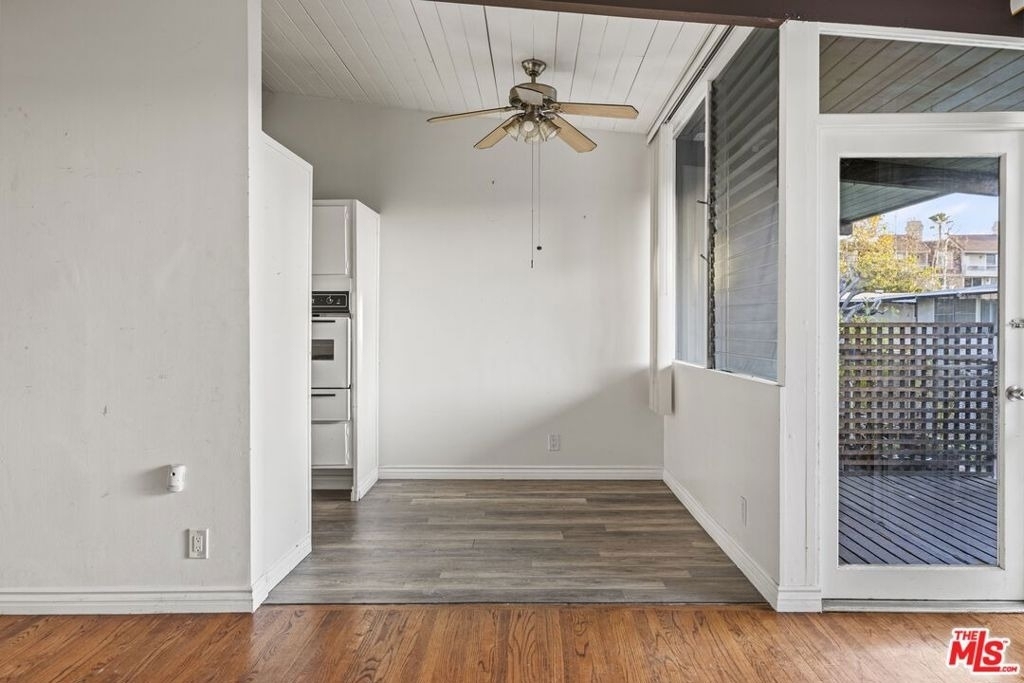 11131 Rose Avenue - Photo 4