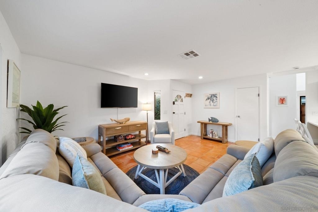 721 Glenview - Photo 1