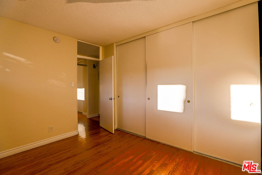11131 Rose Avenue - Photo 8
