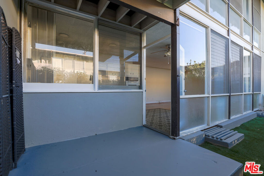 11131 Rose Avenue - Photo 3