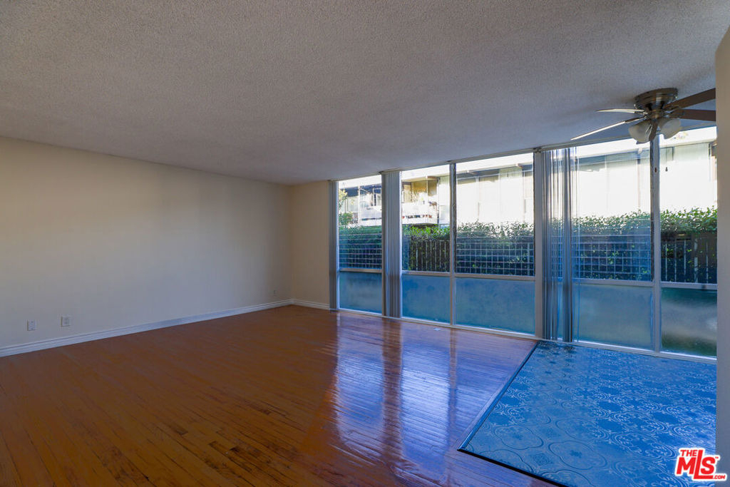 11131 Rose Avenue - Photo 2