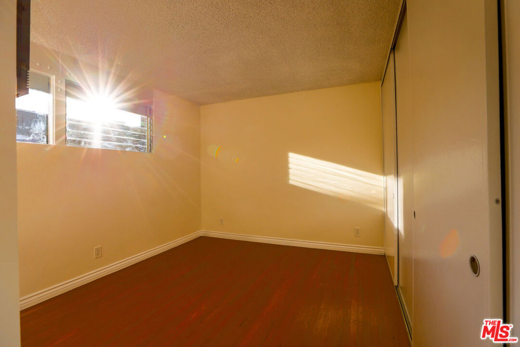 11131 Rose Avenue - Photo 7