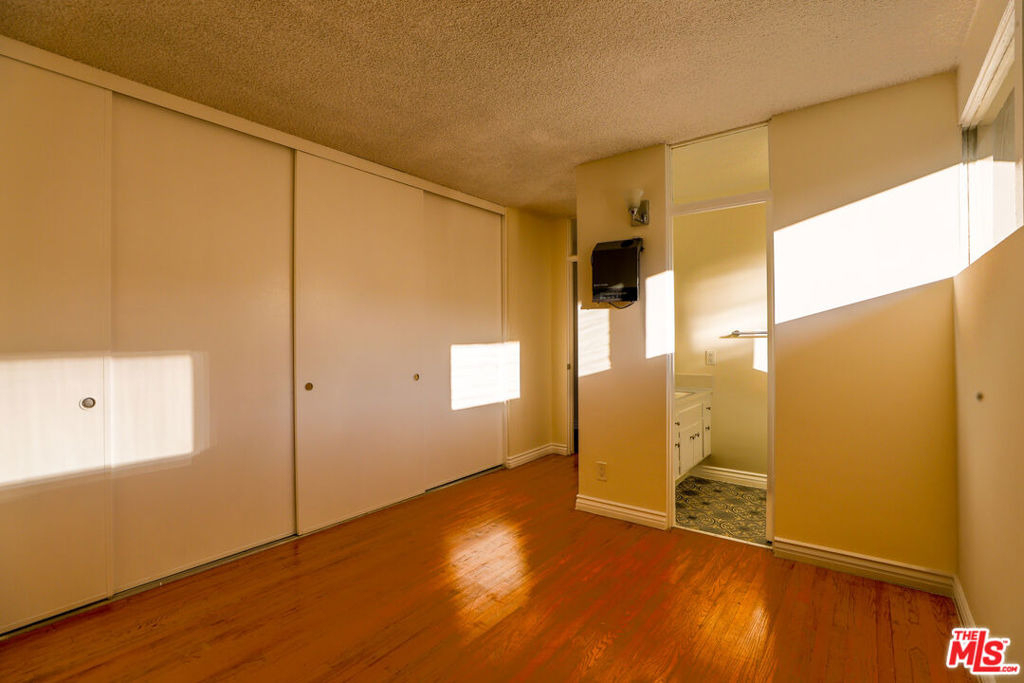 11131 Rose Avenue - Photo 5
