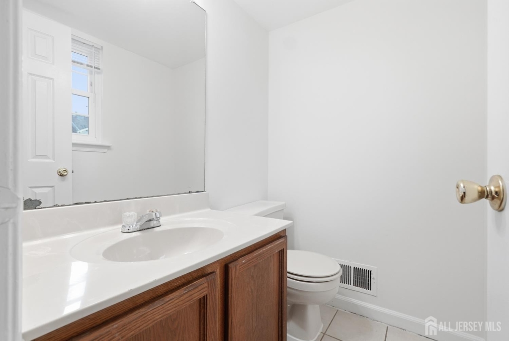 374 Aldeburgh Avenue - Photo 7