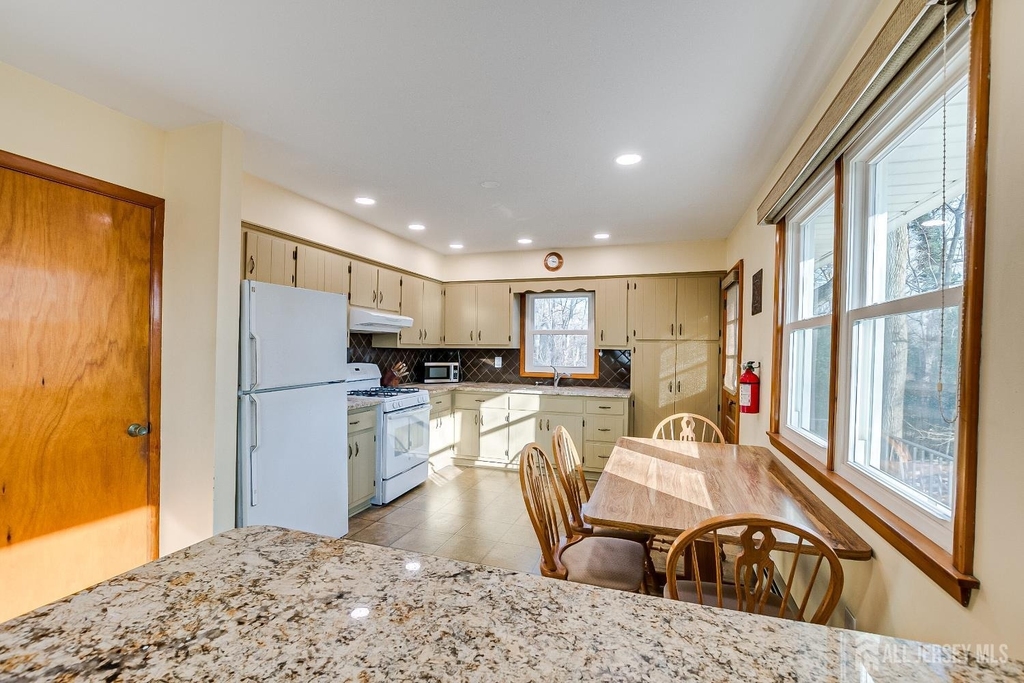 92 Coleman Street - Photo 9